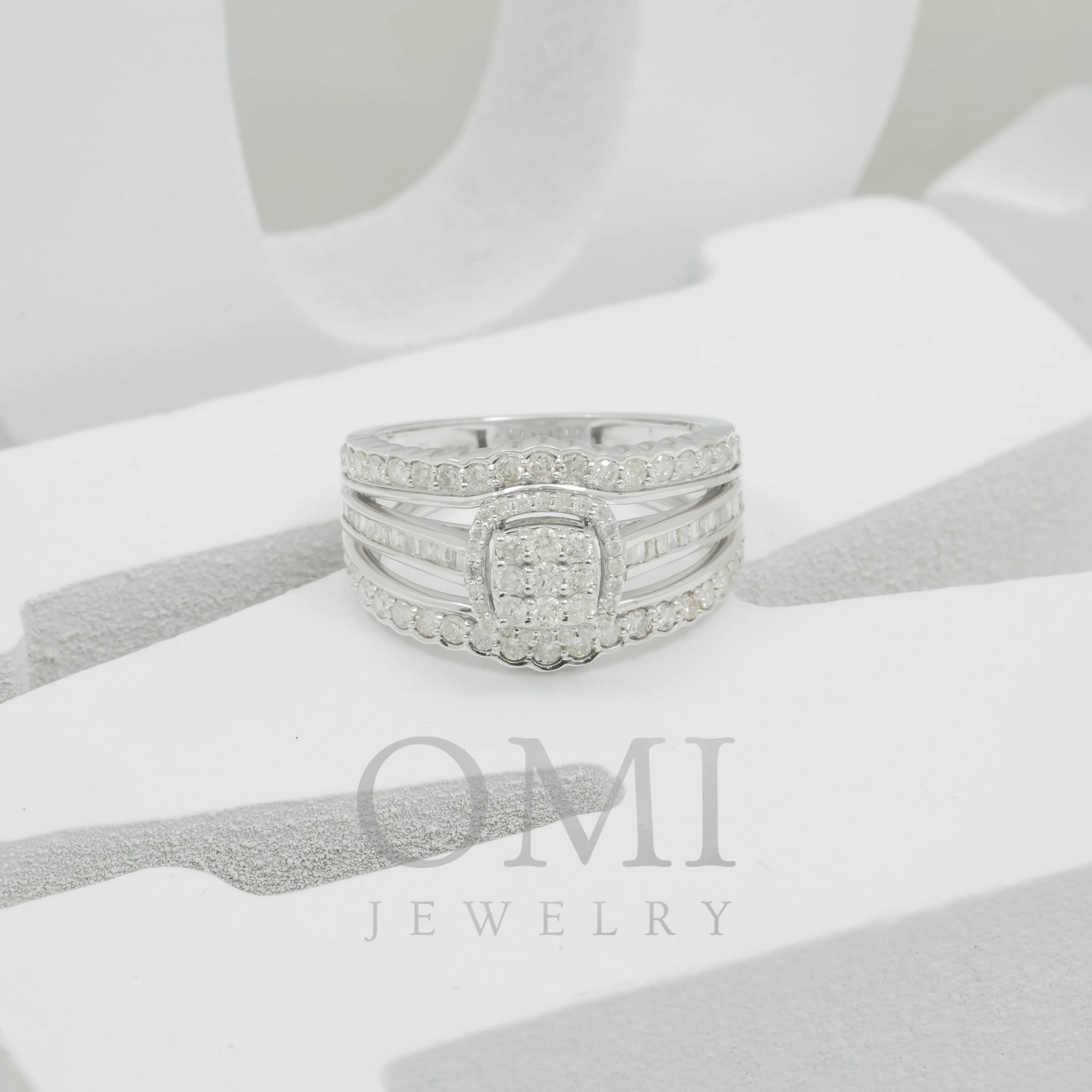 14K GOLD ROUND AND BAGUETTE DIAMOND HALO ENGAGEMENT RING 1.12 CT