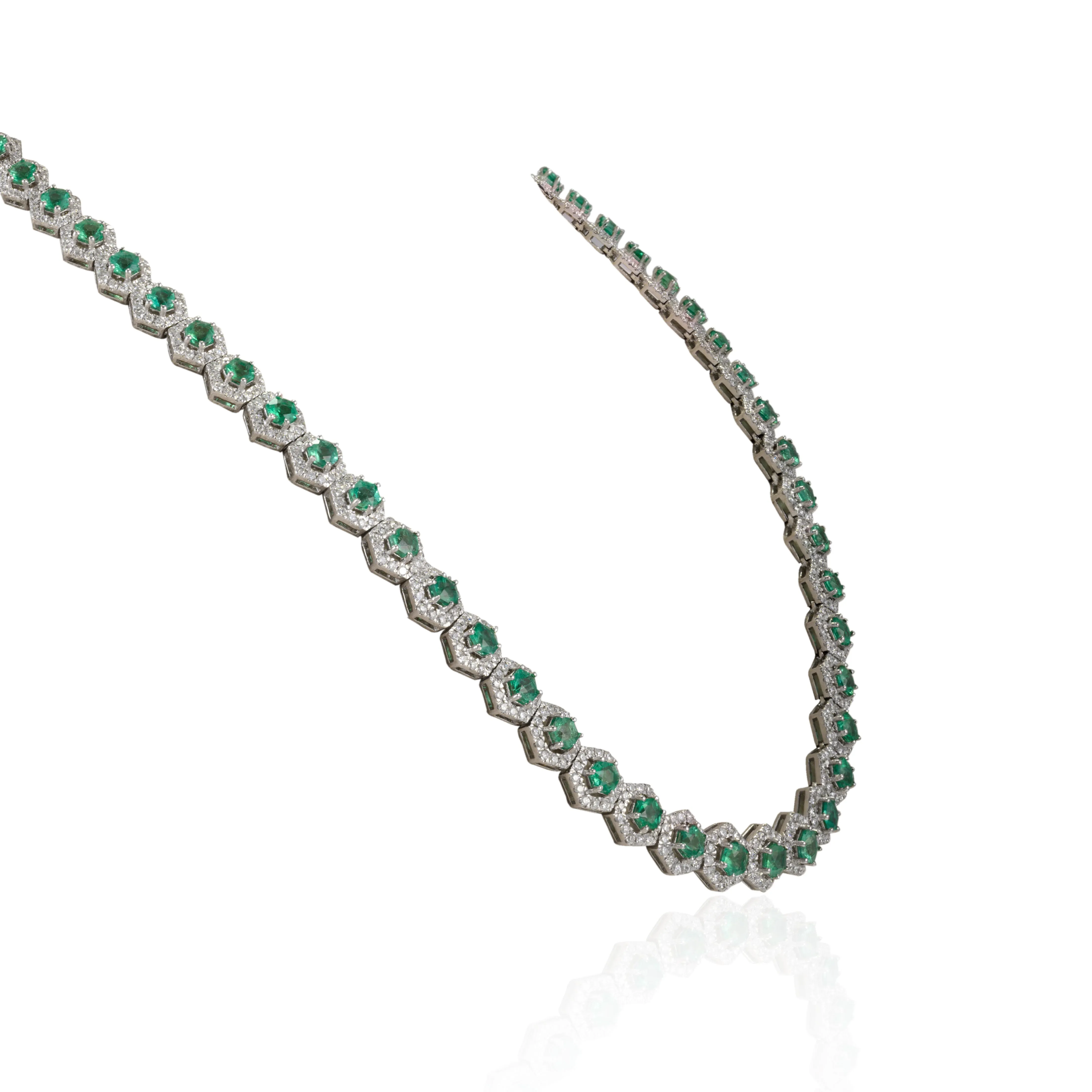 18K Gold Round Emerald & Diamond Choker Necklace