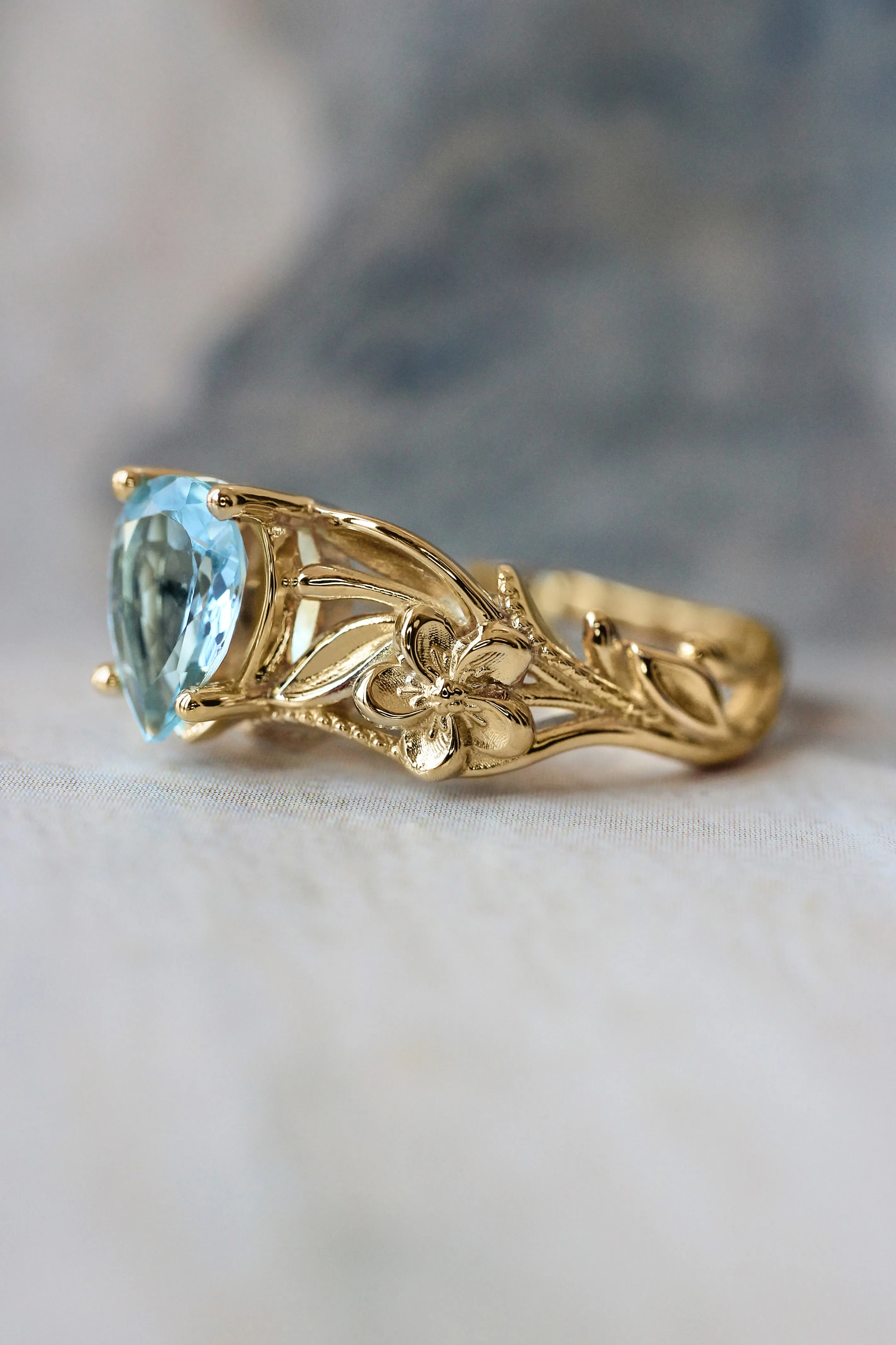 Aquamarine bridal ring set, art nouveau ring / Eloise