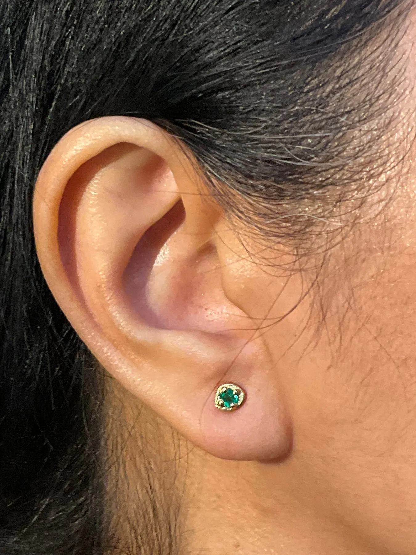 Emerald Pebble Stud Earrings in 18k yellow gold