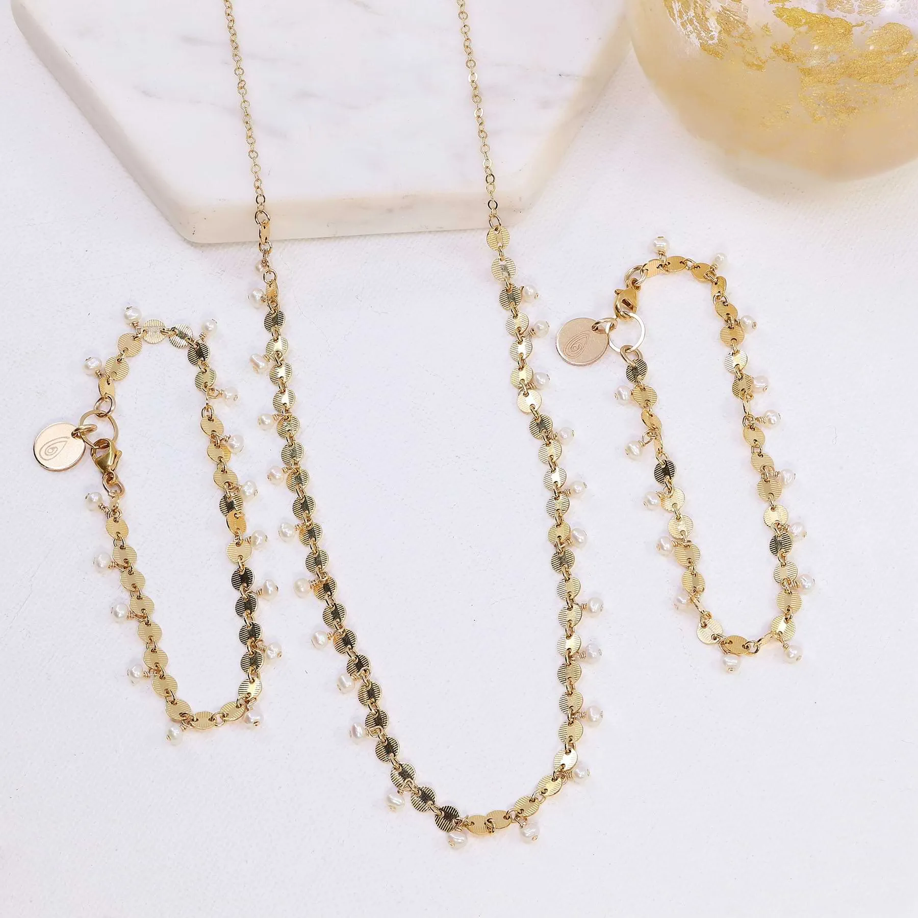 Lily - Pearl and Gold Necklace