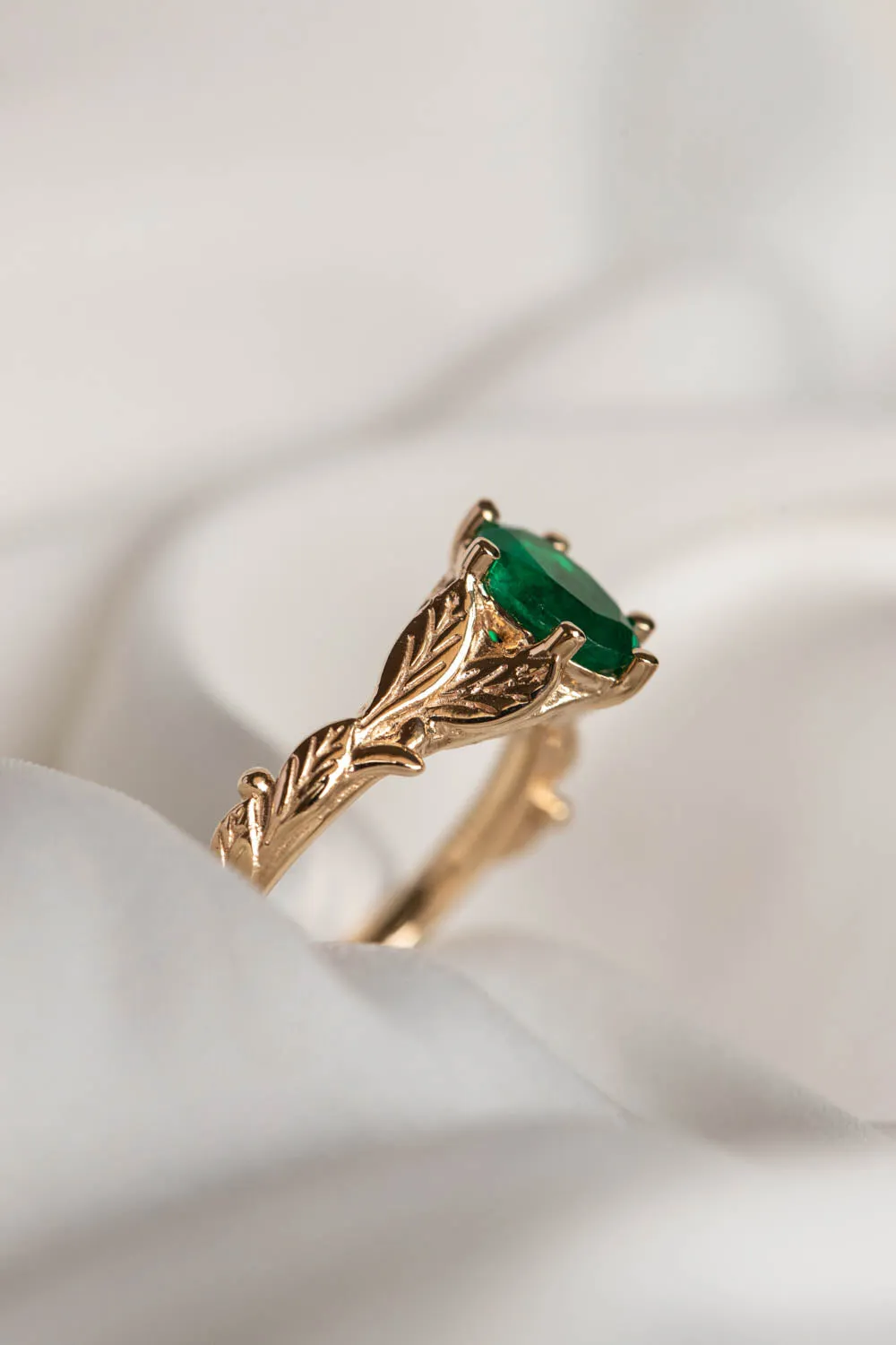 Natural emerald engagement ring, gold nature inspired engagement ring / Freesia