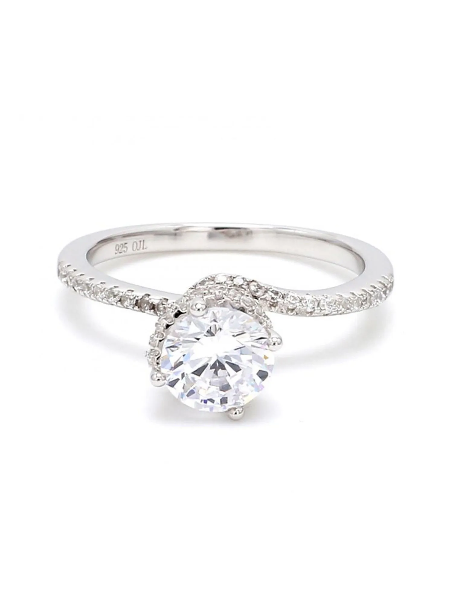 Ornate Solitaire Engagement Ring In 1 Carat American Diamond