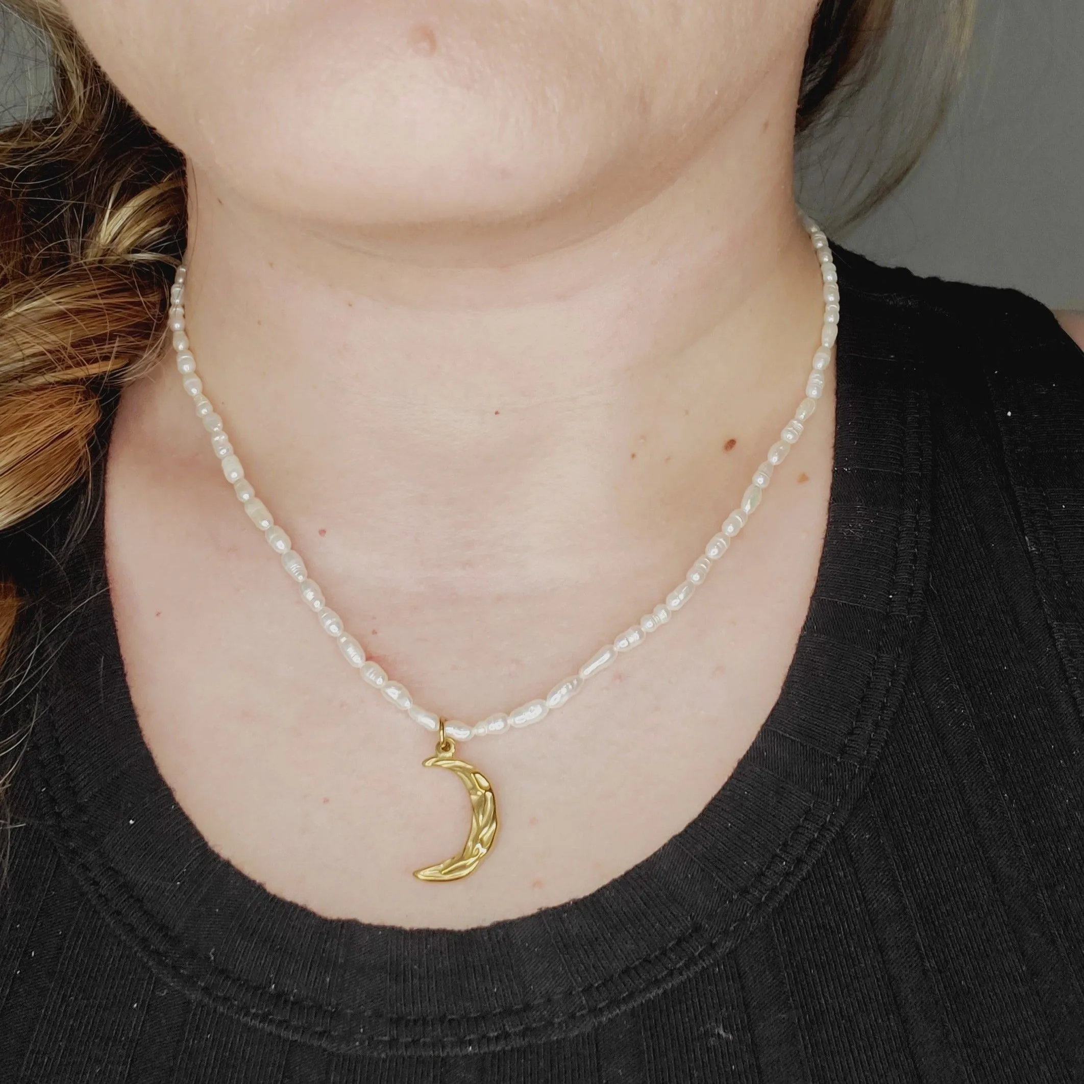 Pearluna Necklace