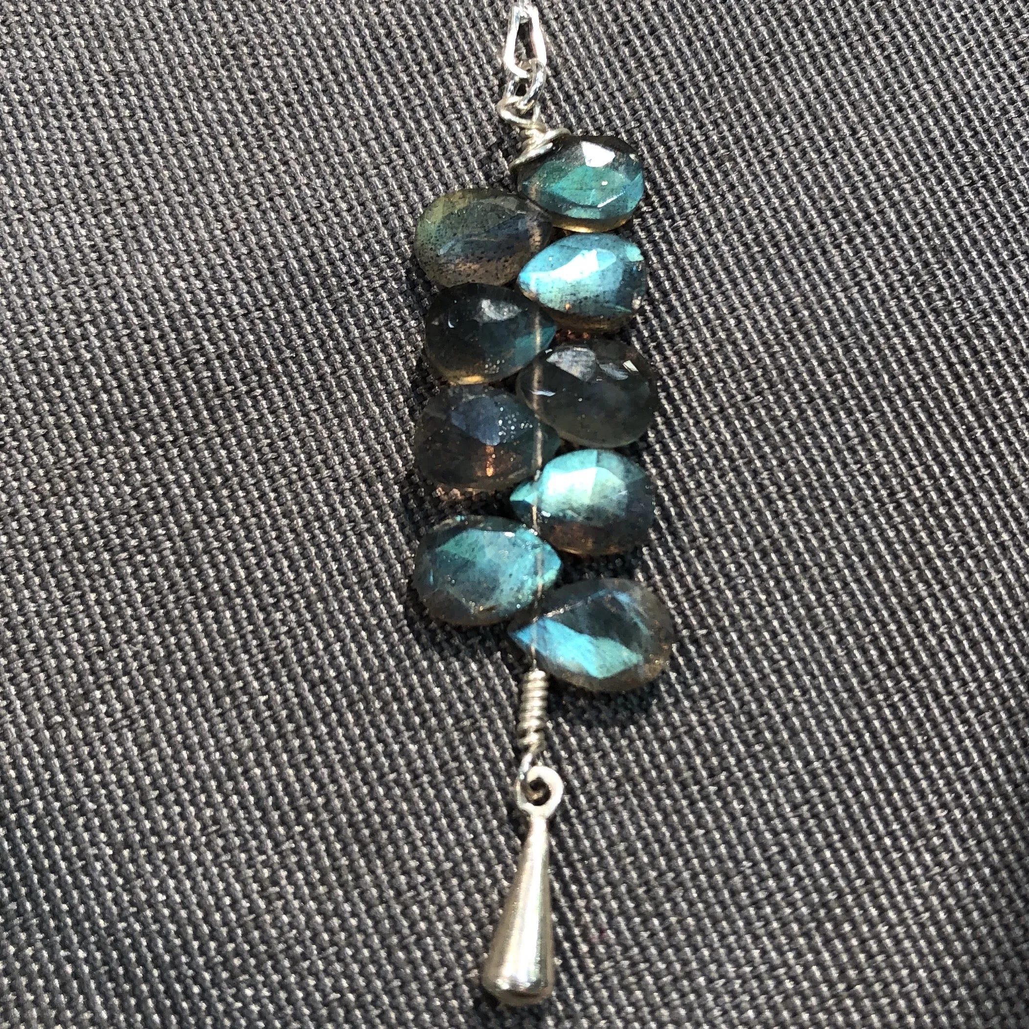 Raindrop lariat in gemstones