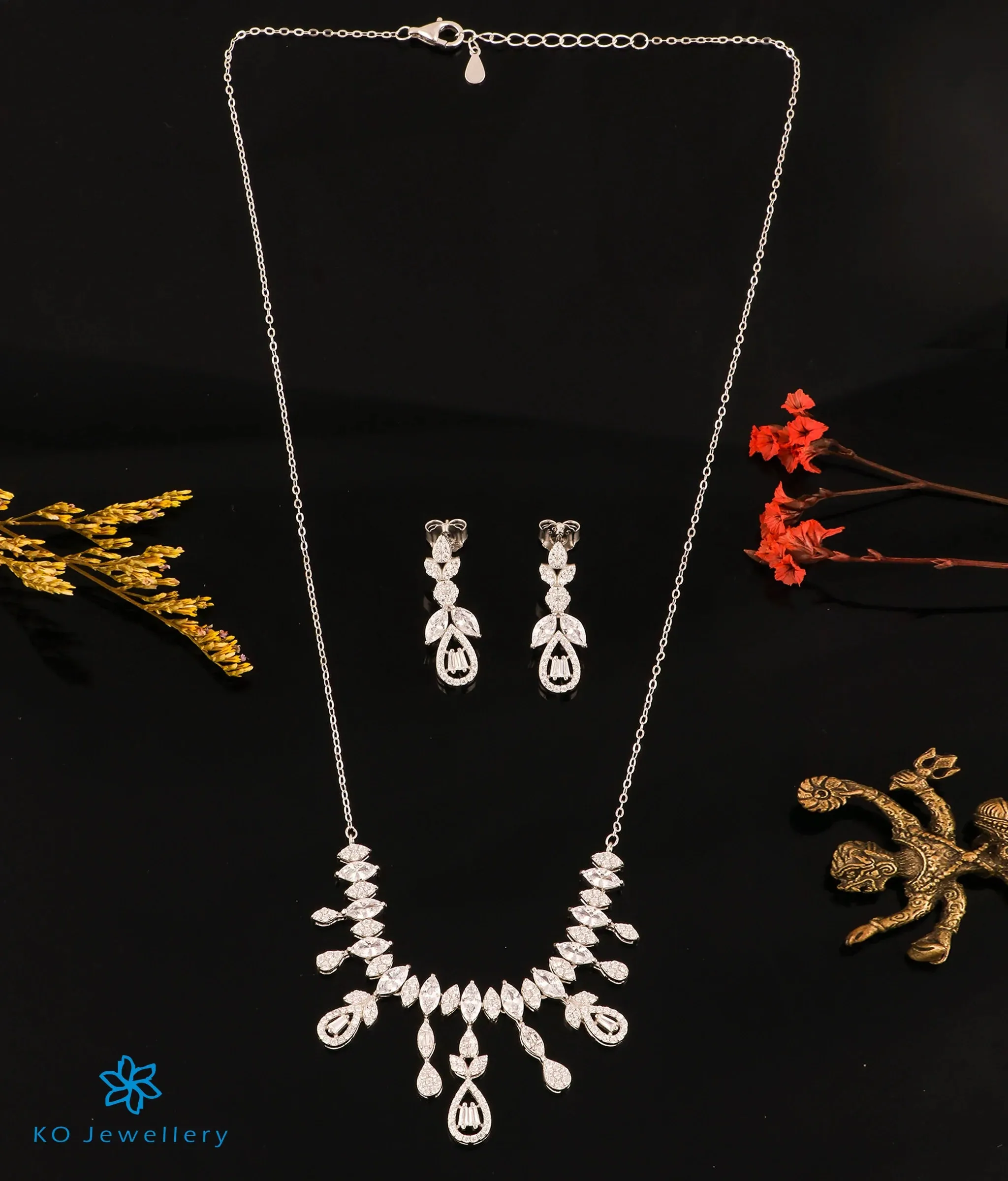The Elsa Silver Necklace & Earrings