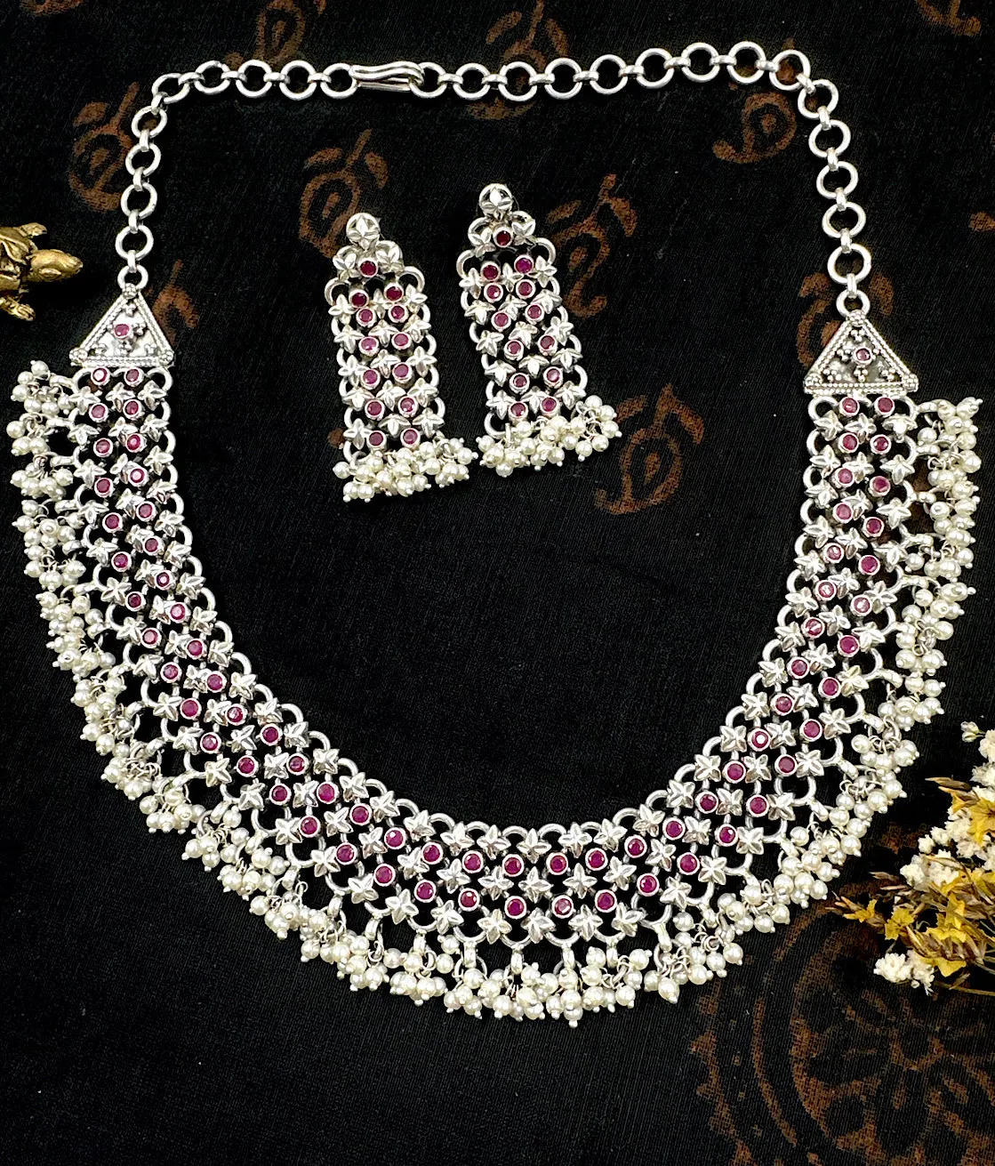 The Ornate Silver Mesh Necklace (Red)