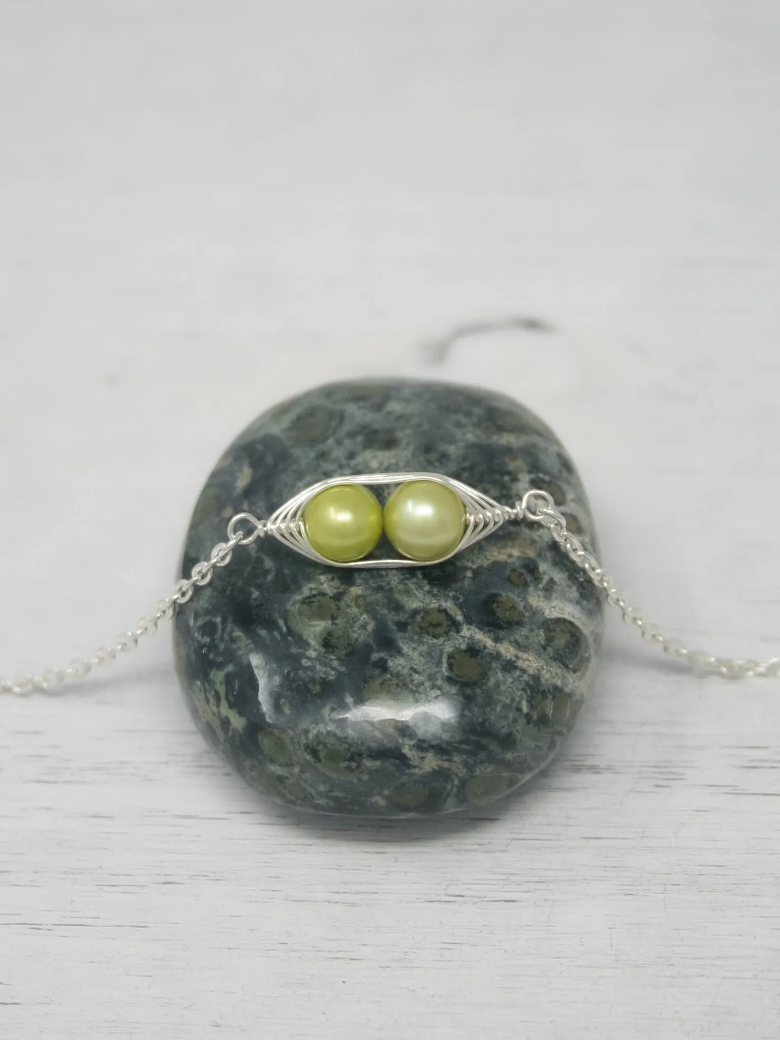 Two peas in a pod bracelet [made to order]