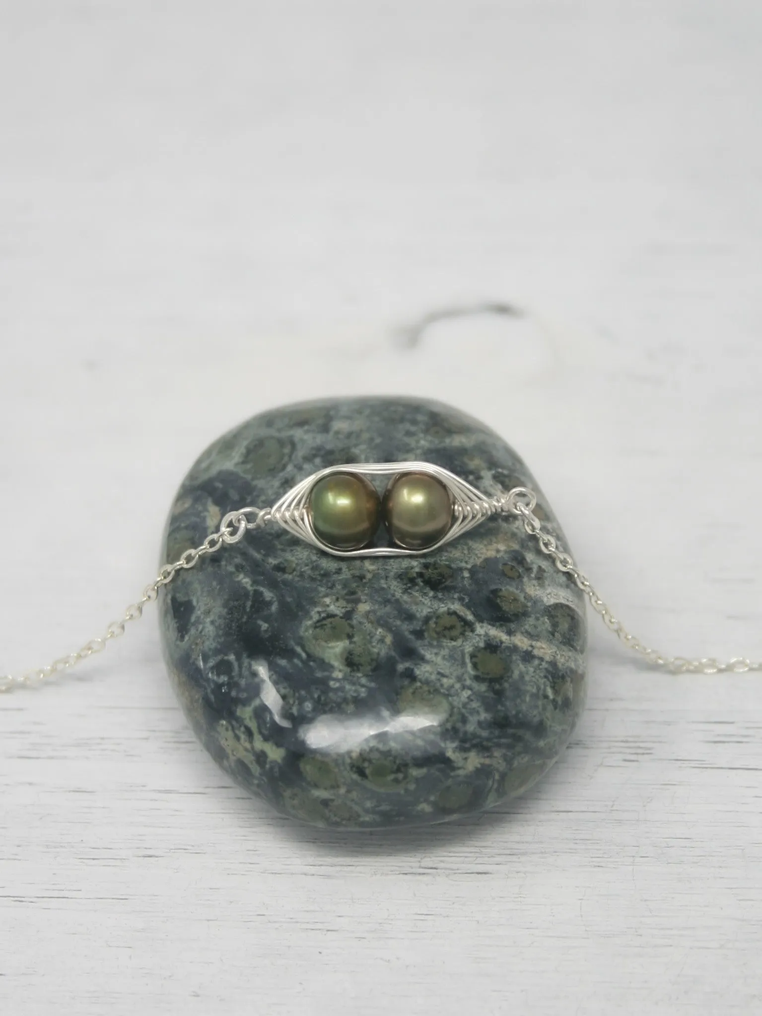 Two peas in a pod bracelet [made to order]