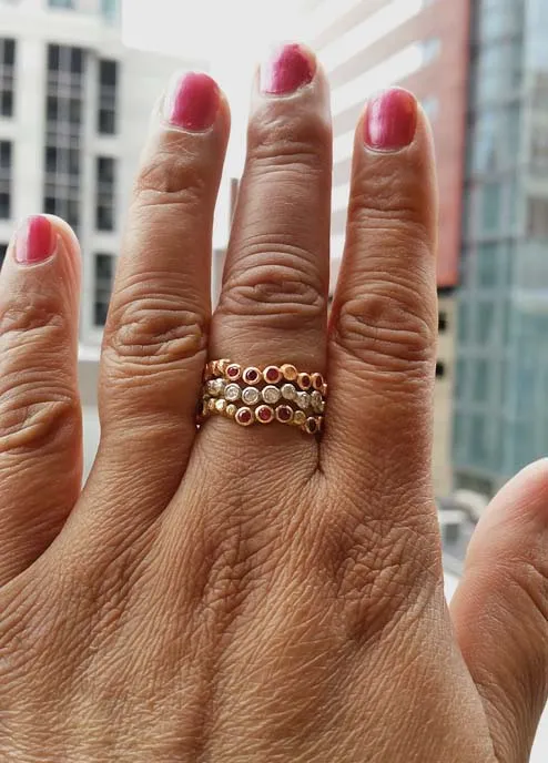 Wavy Pebbles Rubies Ring in 18k Rose Gold